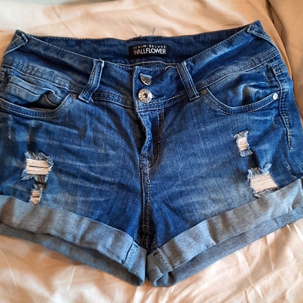 Wallflower denim deluxe shorts size 5 regular